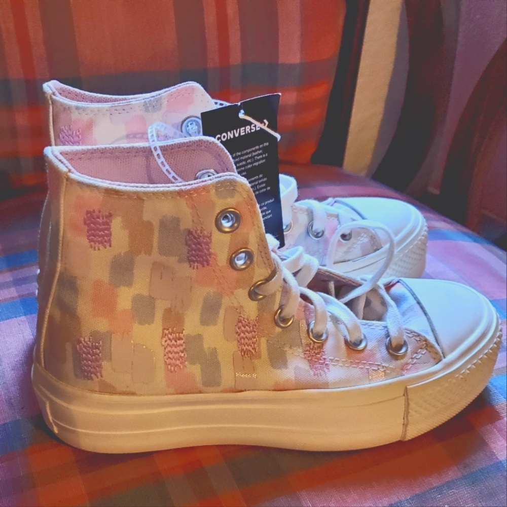 Women's Converse Chuck Taylor All Star Platform Sneaker - Egret / Grey / Pink, 5